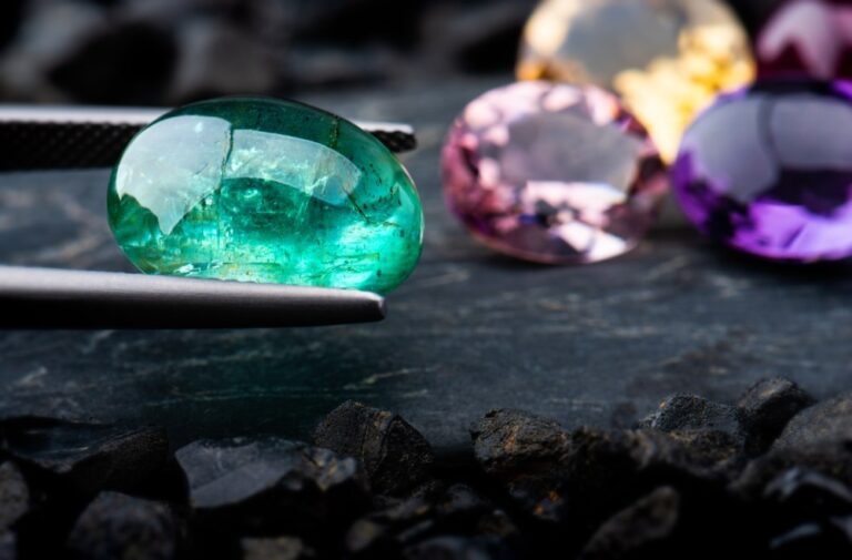 Emerald Meanings, Properties and Uses