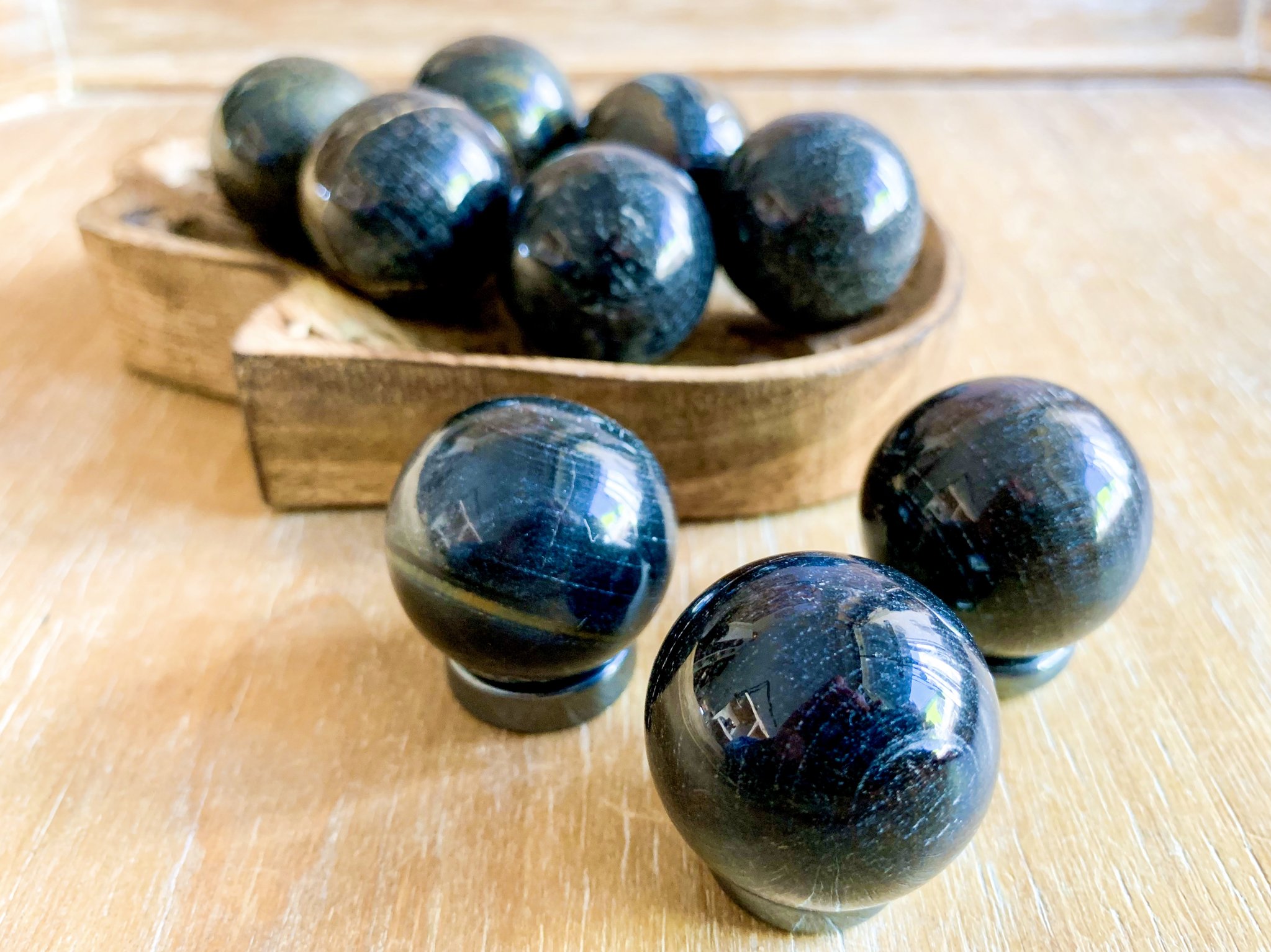 Blue Tigers Eye Meanings, Properties and Uses
