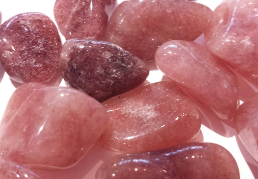 Strawberry Quartz Meanings, Properties and Uses