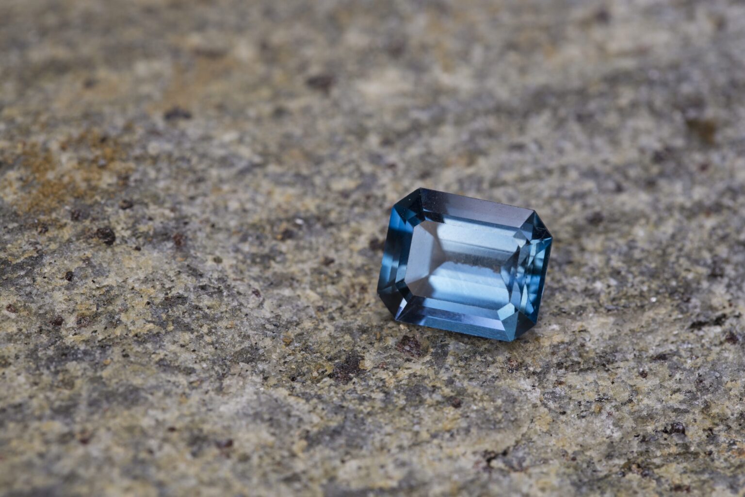 Blue Crystal Stones List, Meanings and Uses - CrystalStones.com