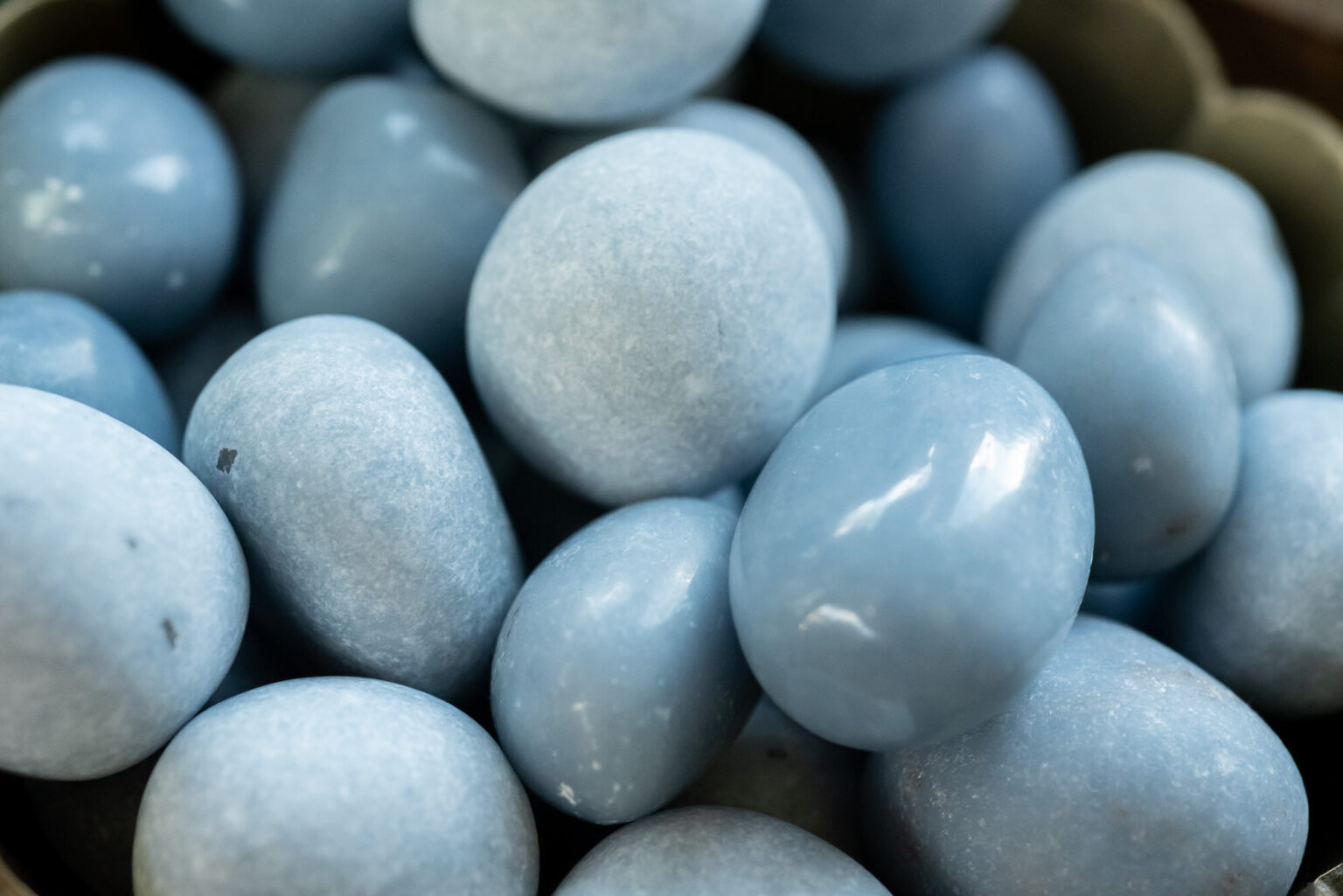 25 Powerful Crystals For Astral Projection and Traveling The "How To