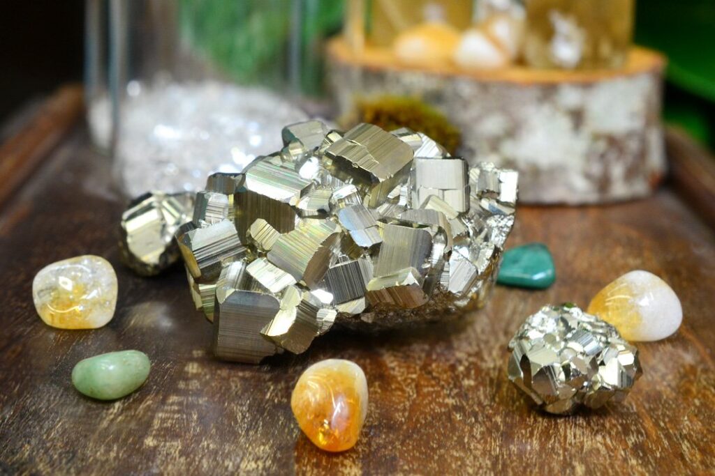 Choose Eight Crystals for Prosperity and Wealth