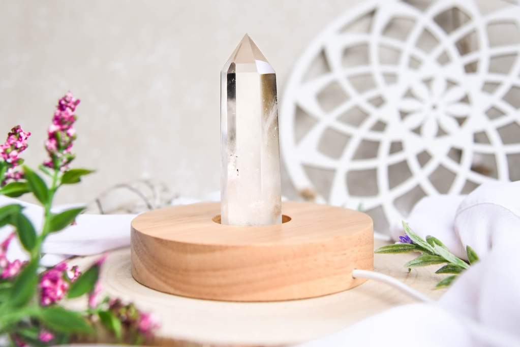 Decorate With The Different Crystals For Office Desk