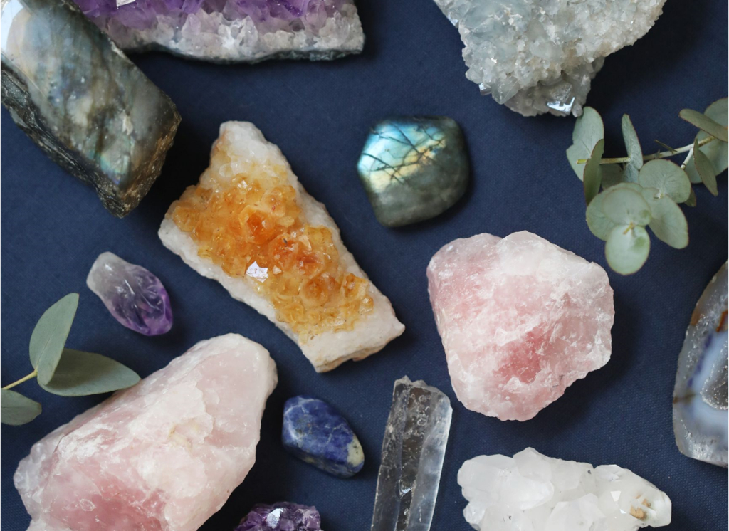 25 Powerful Crystals For Astral Projection and Traveling The "How To